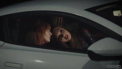 Deadpool Fucks Hard With Captain Marvel - upornia.com