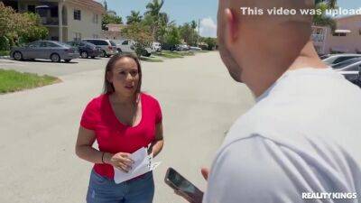 Carmela Clutch - Horny Cougar Crazy Sex Scene - Carmela Clutch - upornia.com