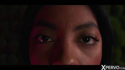 Xpervo - Gorgeous Horny Babe Banged In Bathtub By Stranger With Big Dick - Max Dior - upornia.com