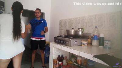 Don Luis El De Tienda Me Folla Cuando Lleva Un Pedido A Mi Casa - upornia.com