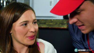 Sweet tooth - 18Eighteen - hotmovs.com