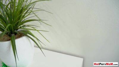 Linzee Ryder - Linzee Ryder - Busty Milf Stepmother - upornia.com