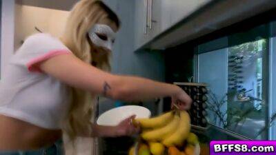 Stud Makes These Sexy Ladies Beg For Pranking Him - upornia.com