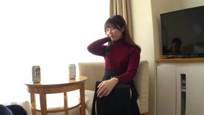 Invite an older sister with work stress to a hotel as an interview - senzuri.tube - Japan