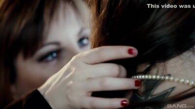 Labia Close Up Of Naive Brunette - hotmovs.com