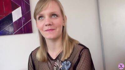 Messy Facial For First Time Blonde - hotmovs.com