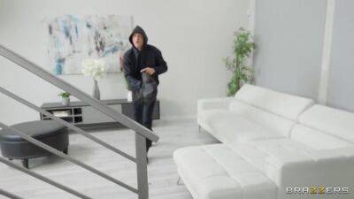 Scott Nails - Lacey Bender And Scott Nails - Housewife Rubbing The Robbers Cock - upornia.com