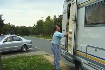 Notgeile Anhalterin Threesome Retro - hotmovs.com