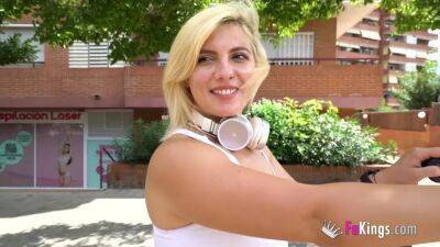 Don Jorge In She Andrea Vs Or How Can We Be Such Dicks On 23yo Girl Vs 53 - upornia.com