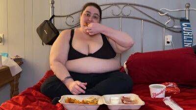 Eating Friendlys Topless (asmr) - hclips.com