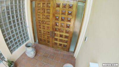 Nicole Bexley - Nicole - Natural Teen Tricks Pizza Man - Nicole Bexley - upornia.com