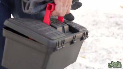 Peter Fills Bess Pussy While Assisting His Dad - hotmovs.com