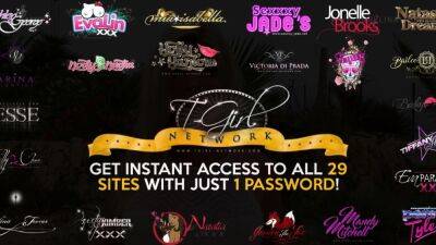 Angelina Strokes Outdoors - drtvid.com