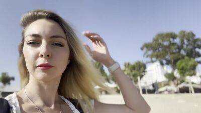 Blondy Girl Flashing Boobs On Public Beach. Downblouse - upornia.com