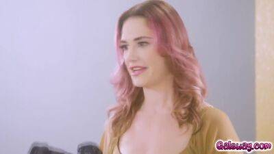 Siri - Spencer Delivers Flowers And Pussy For Siri - upornia.com