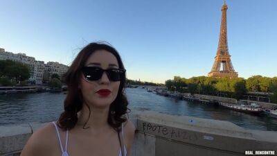 Une Jolie Russe Se Fait Defoncer Dans Une Limousine Et En Anal Durant Son Casting Pour Etre Recrutee - hotmovs.com