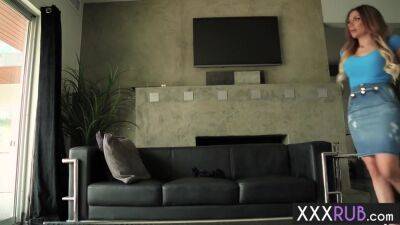 Gets Her Wet Pussy Fucked Hard After She Massa - upornia.com