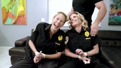 Sexy Cops Grabbed - upornia.com