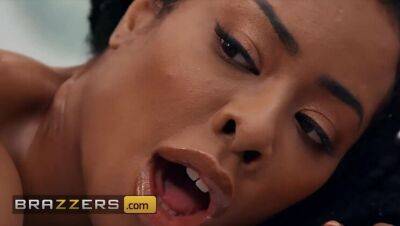 Sexy Ebony (Kira Noir) Goes To A Spa And Has A Amazing Massage From Masseur (Zac Wild) - Brazzers - veryfreeporn.com