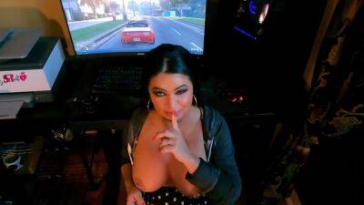 Love Chat Big Boobs Brunette Masturbating For Cam - upornia.com