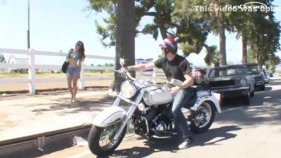 College Student Has Sex With An Ugly Old Fuck Super Hard - upornia.com