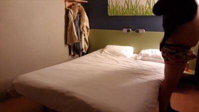 Je me fais baiser comme une pute dans un hotel - txxx.com - France