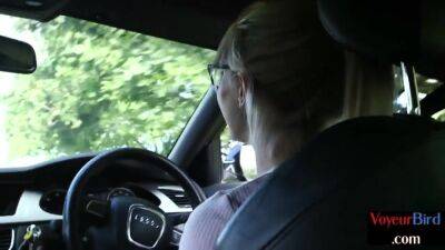 Voyeur babe sitting in car and watching BF jerking outdoor - txxx.com - Britain