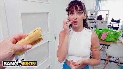 Petite Housekeeper With And Tight Ass Providing Them Vip Services With Geisha Kyd, Pretty Face And Potro De Bilbao - hotmovs.com