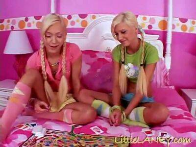 Little Laney fingers blonde lez babe - hotmovs.com