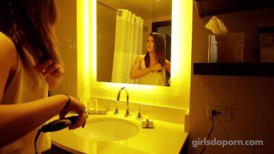 E303 Bts - upornia.com