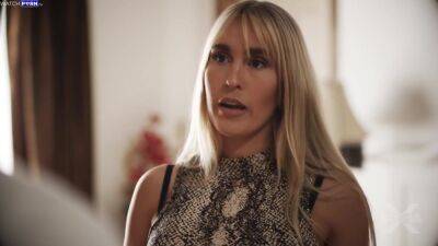 Sarah Taylor In The Photoshoot Incident - upornia.com