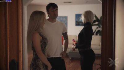 Sarah Taylor In The Photoshoot Incident - upornia.com