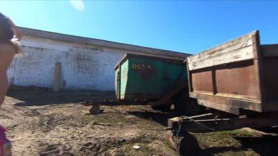 Eksgibicionistka Gulyaet Golaya Na Ferme - upornia.com - Russia