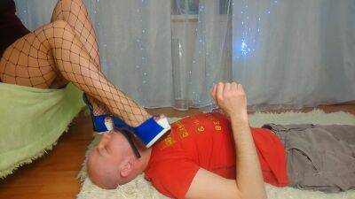 Min Soster Elsker Det Nar Jeg Slikker Hendes Sko Og Fodder - hclips.com - Russia