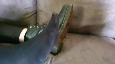 Sweaty Socks With Sock Lint Cleaning & Wrinkled Soles - hclips.com