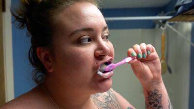 Hypnotizing! Bbw Gf Golly Bells Brushes Teeth And Showers In Slow Soapy Belly Play Very Cute - hclips.com
