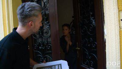 Pizza Boy Delivers Hardcore - PornWorld - hotmovs.com - Russia