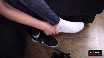 Footjob After Jogging And Gets Cum On Feet - upornia.com - Russia