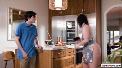 Stepson Finds Busty Stepmom Butt - Big T - upornia.com