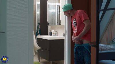 Milf Cherry Catches Her Voyeur Stepson Masturbating On Her - upornia.com