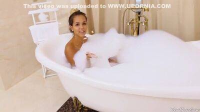 Cutie Bubble Bath - upornia.com