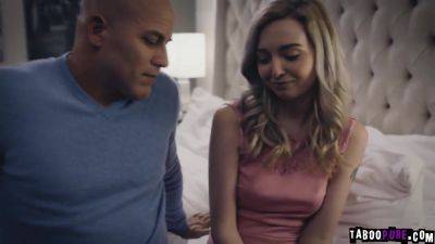 Derrick Fulfilled Her Sexual Desire On Stepdaugter Lexi - upornia.com