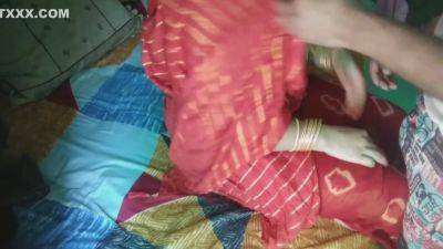 Chachi Ko Range Haath Pakda Rocky Ne Chudai Ka Pura Maja Apni Chachi K Saath Chachi Ki Pyaasi Chut Ko Chod Diya With Li Ya - hotmovs.com - India