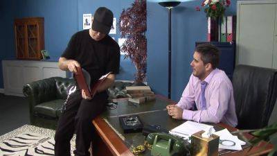 Lets The Booty Hunter And His Friend Cum On Her With Tammie Lee - hotmovs.com