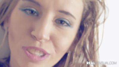 Shortie Breeze In Fantastic Sex Desire - upornia.com