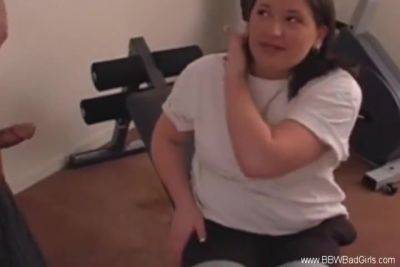 Spanking The Fat Babe While She Sucks Off The Dick - hotmovs.com