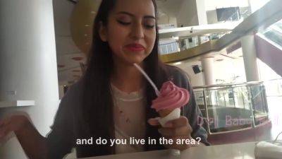 We Met Online And We Have Our First Date - hotmovs.com