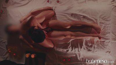 全裸按摩舒压 果然忍不住放进去了 简直不要太舒服 射精慢动作特写 - hclips.com