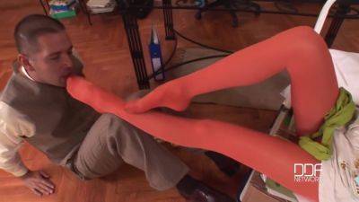 Her Soles Need The Treatment! - txxx.com