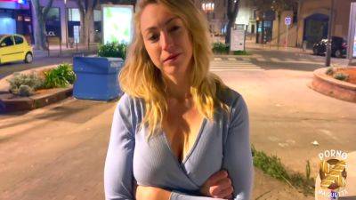 Elisa Calvi - Elisa Sessaye Aux Plaisirs Lesbiens Avec Tiny 15 Min - upornia.com - France